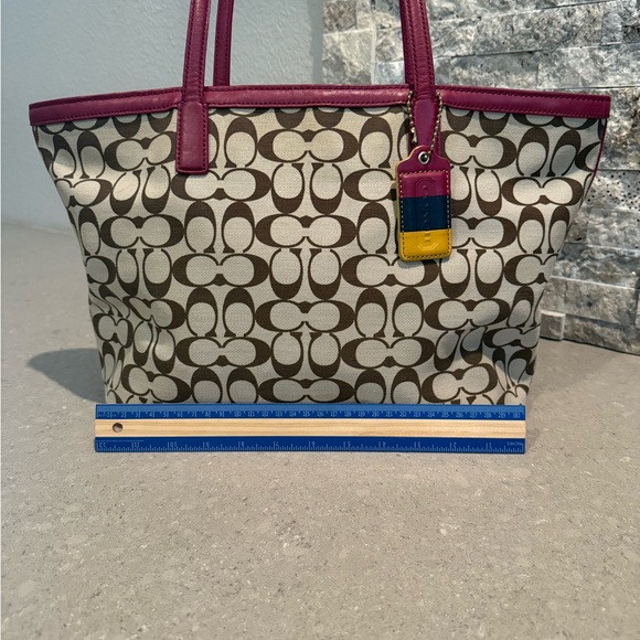 Auth COACH Gallery Zip Tote Khaki/Red Signature Canvas EUC w/COA 2013 - Picture 2 of 15